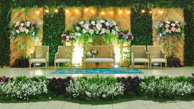 Dekorasi Pelaminan Wedding di Aula Haryanto